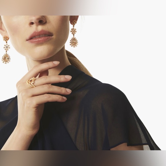 Atelier Swarovski x Penélope Cruz Icon of Film Red Flower Earrings - Picture 3 of 10